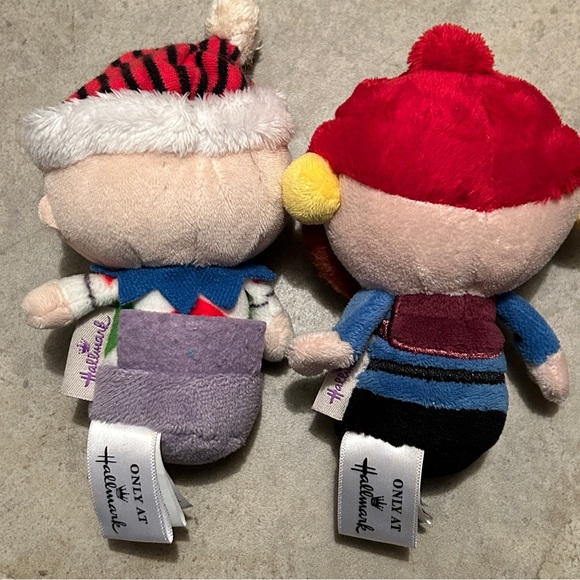 Set of two Hallmark Itty Bitty plush, Yukon Cornelius and Charlie-in-the-box - Picture 3 of 3